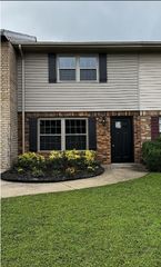 3704 Bellflower Avenue C, Ponca City, OK 74604