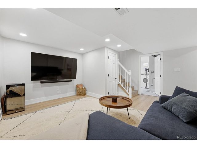 1121 S Cook St, Denver, CO 80210