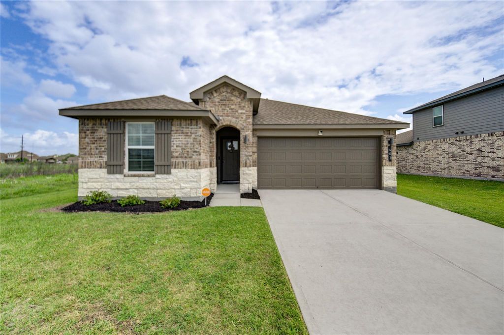 403 Rain Water Lane, Baytown, TX 77523