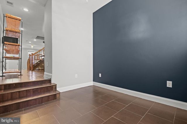 111 E LAFAYETTE AVE, Baltimore, MD 21202