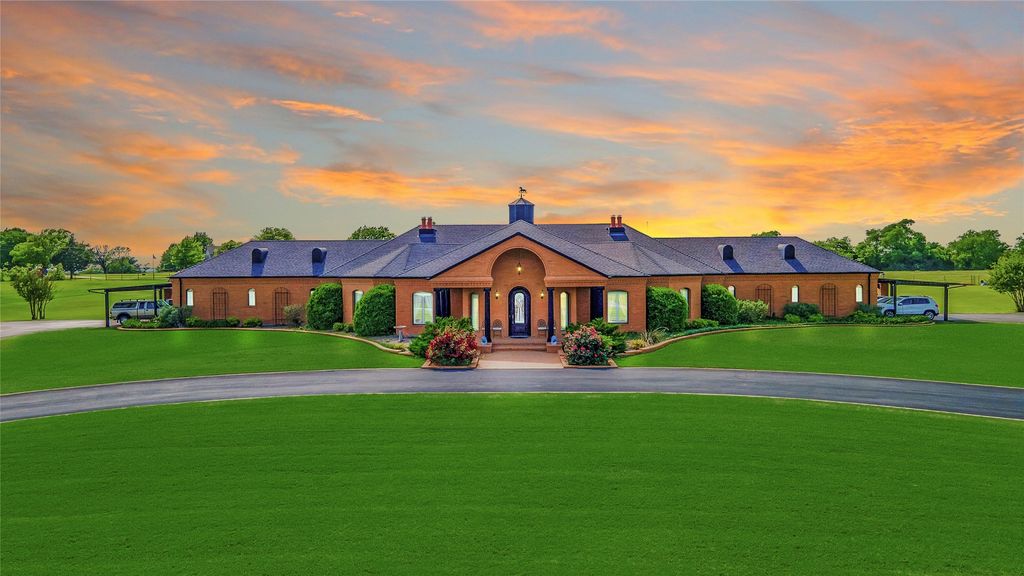 83 County Road 239, Gainesville, TX 76240