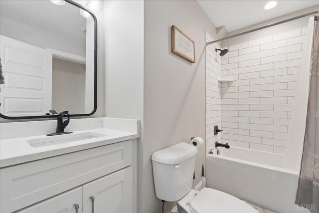 1351 West Crossing Drive, Forest, VA 24551