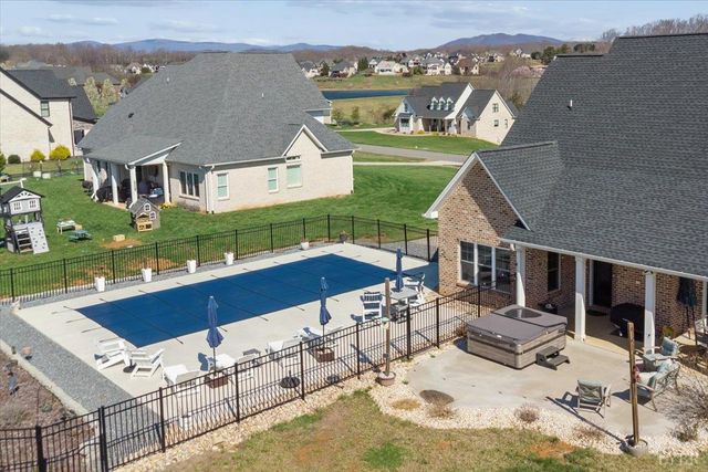 1351 West Crossing Drive, Forest, VA 24551