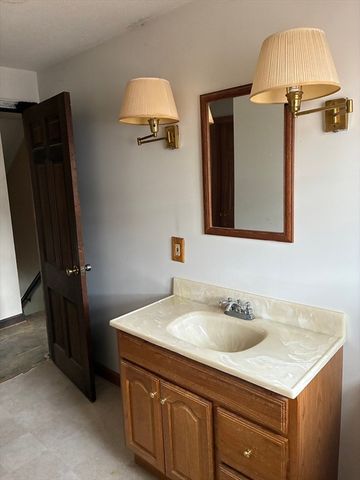 64 Loiselle Ave, Fitchburg, MA 01420