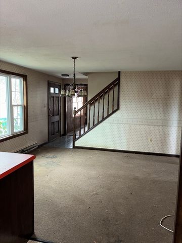 64 Loiselle Ave, Fitchburg, MA 01420