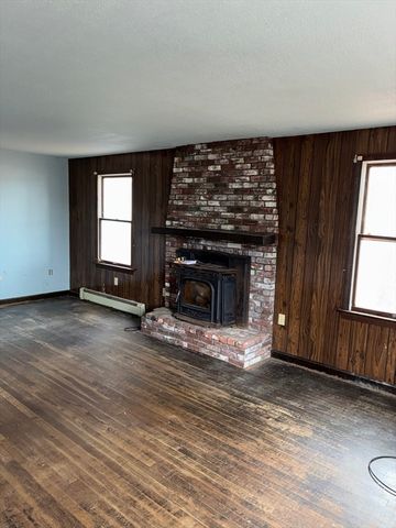 64 Loiselle Ave, Fitchburg, MA 01420