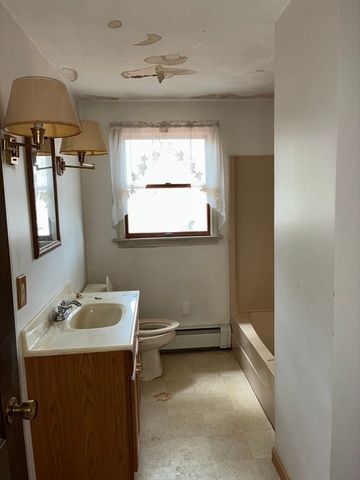 64 Loiselle Ave, Fitchburg, MA 01420