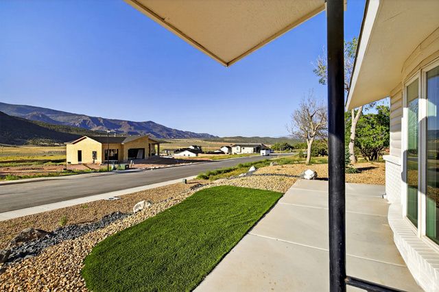 1945 S SCENIC DR, Cedar City, UT 84720