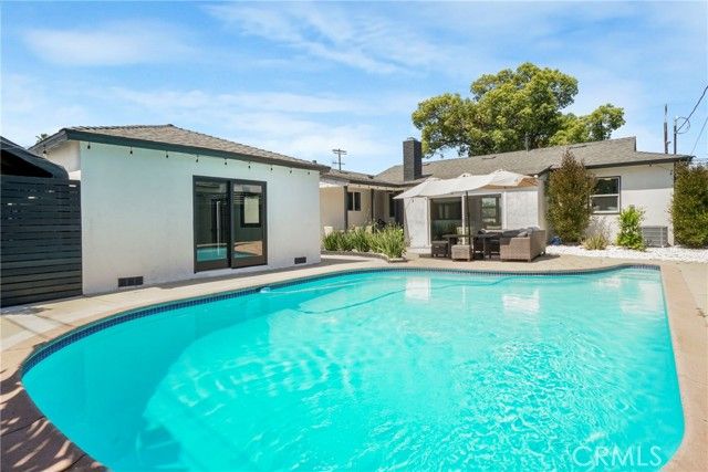 8102 Willis Ave, Panorama City (los Angeles), CA 91402