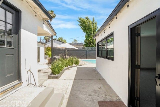 8102 Willis Ave, Panorama City (los Angeles), CA 91402