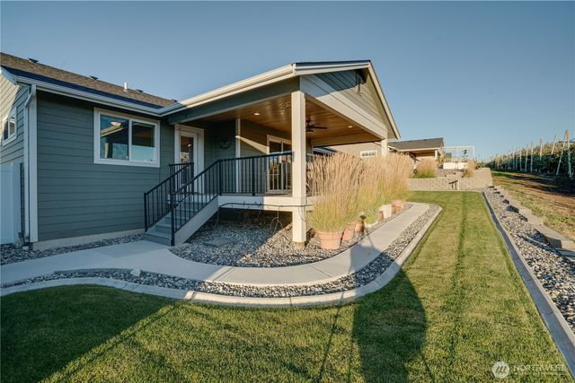647 S Newton Avenue, East Wenatchee, WA 98802