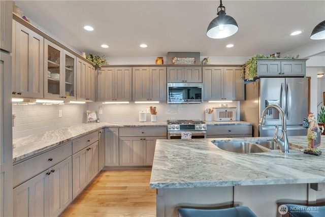 647 S Newton Avenue, East Wenatchee, WA 98802