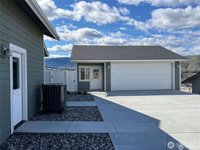 647 S Newton Avenue, East Wenatchee, WA 98802