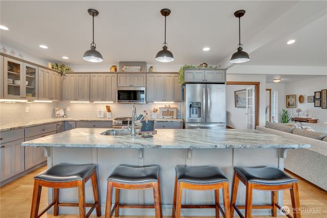 647 S Newton Avenue, East Wenatchee, WA 98802