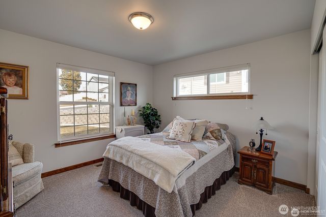 647 S Newton Avenue, East Wenatchee, WA 98802