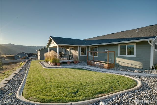 647 S Newton Avenue, East Wenatchee, WA 98802