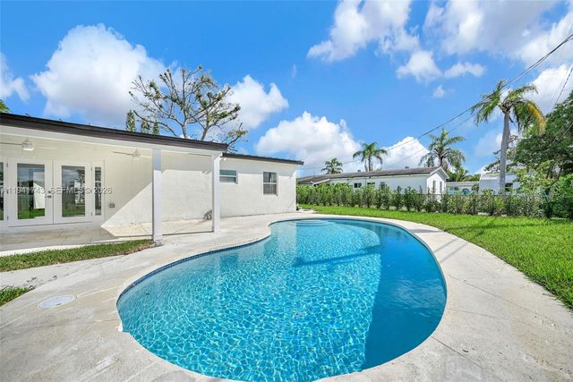 20030 Island Rd, Cutler Bay, FL 33189