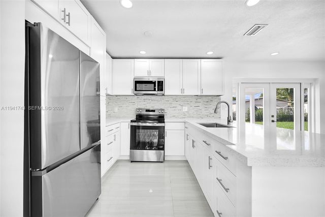 20030 Island Rd, Cutler Bay, FL 33189