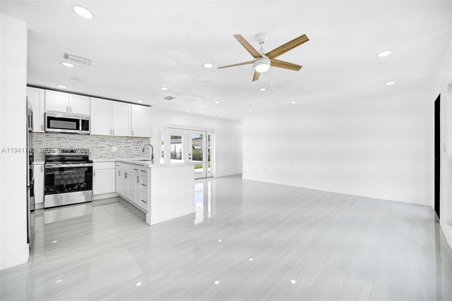 20030 Island Rd, Cutler Bay, FL 33189