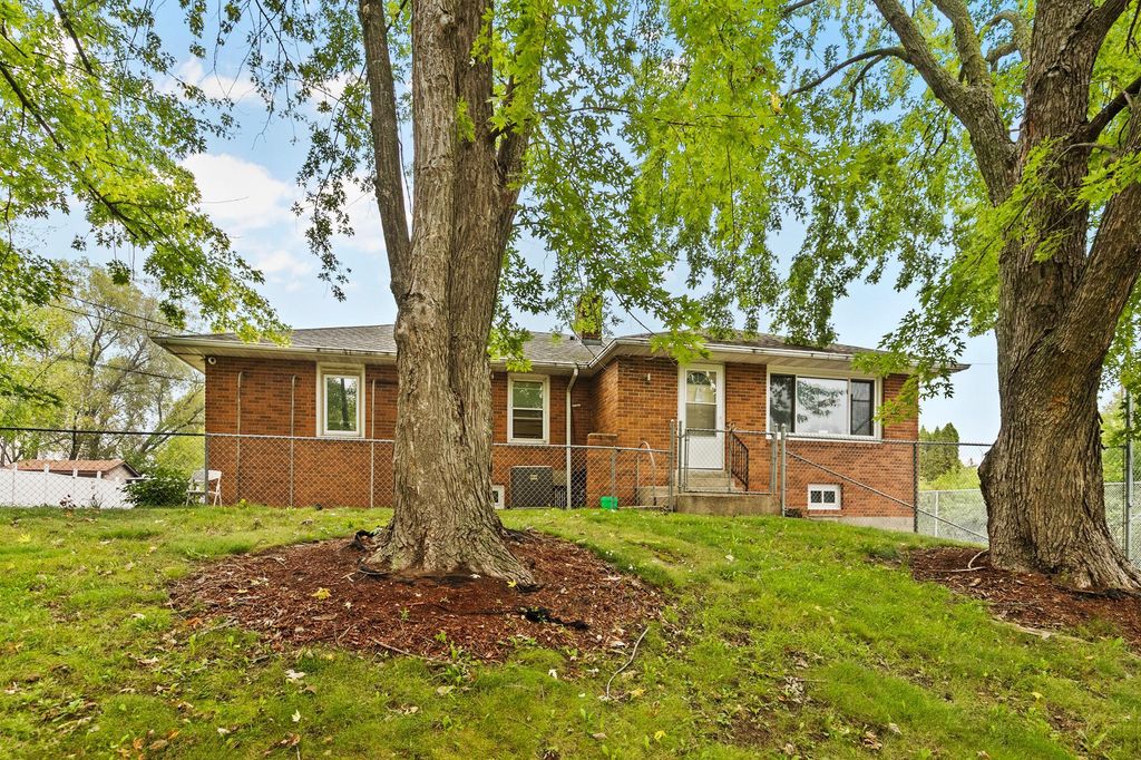 2545 70th Street E, Inver Grove Heights, MN 55076 — exterior