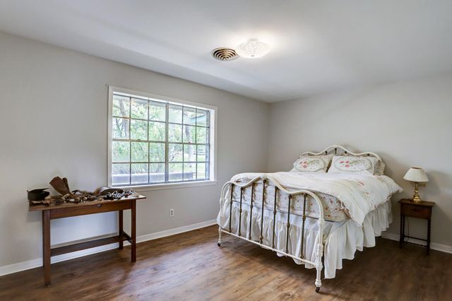 5400 Florida Chapel Road, Fayetteville, TX 78940