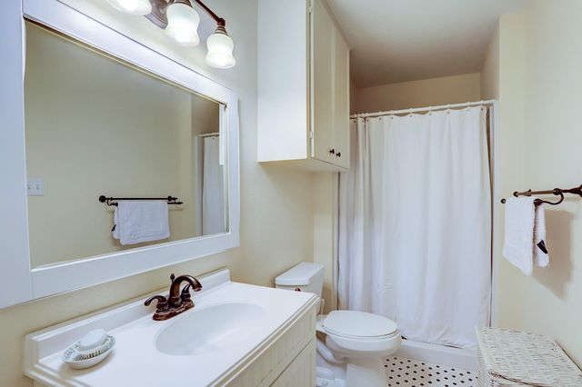 5400 Florida Chapel Road, Fayetteville, TX 78940
