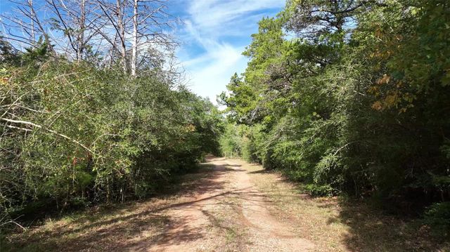 5400 Florida Chapel Road, Fayetteville, TX 78940