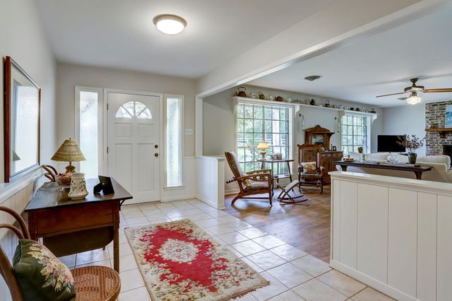 5400 Florida Chapel Road, Fayetteville, TX 78940