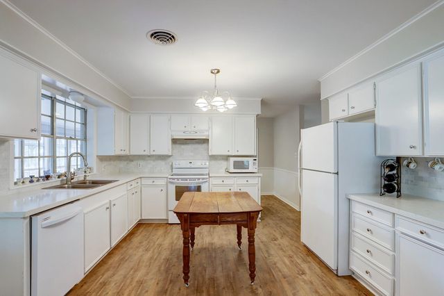 5400 Florida Chapel Road, Fayetteville, TX 78940