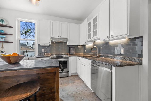 615 E Otjen STREET, Milwaukee, WI 53207