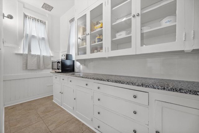 615 E Otjen STREET, Milwaukee, WI 53207