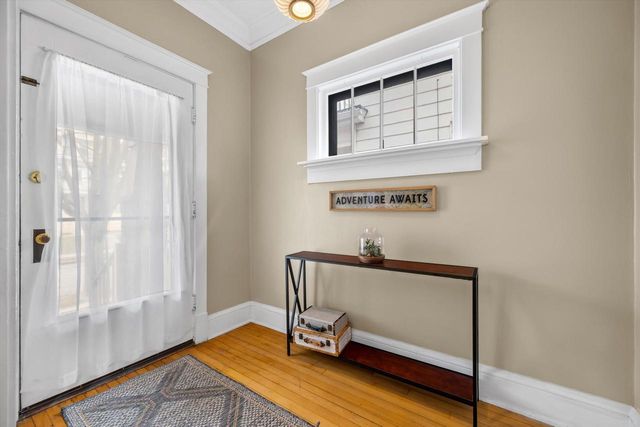 615 E Otjen STREET, Milwaukee, WI 53207