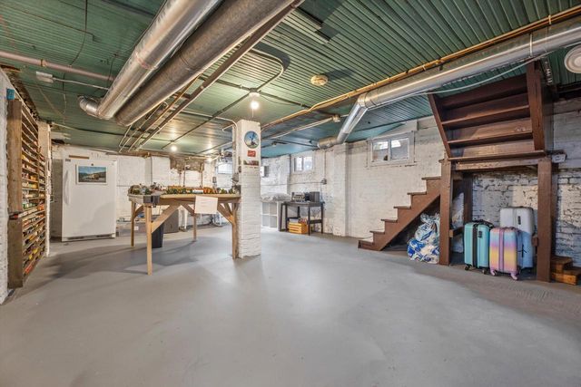 615 E Otjen STREET, Milwaukee, WI 53207