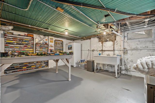 615 E Otjen STREET, Milwaukee, WI 53207