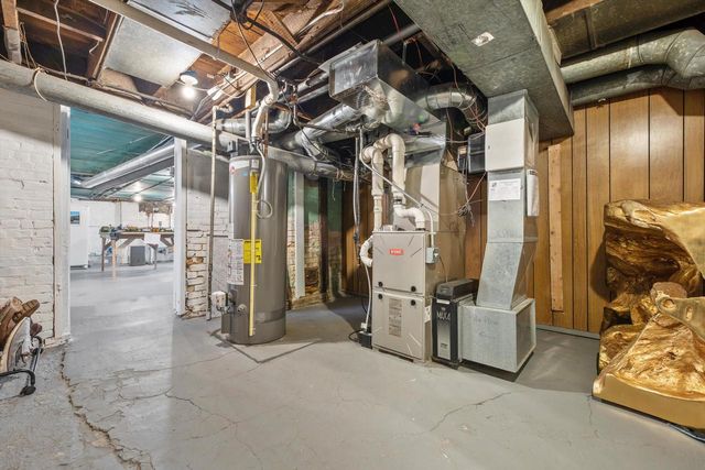 615 E Otjen STREET, Milwaukee, WI 53207