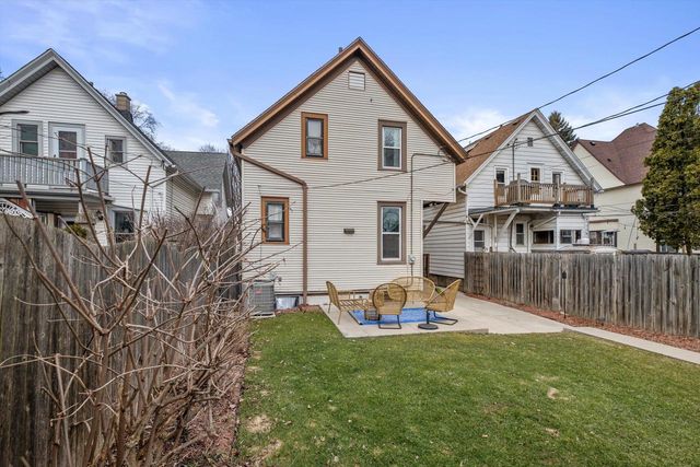 615 E Otjen STREET, Milwaukee, WI 53207