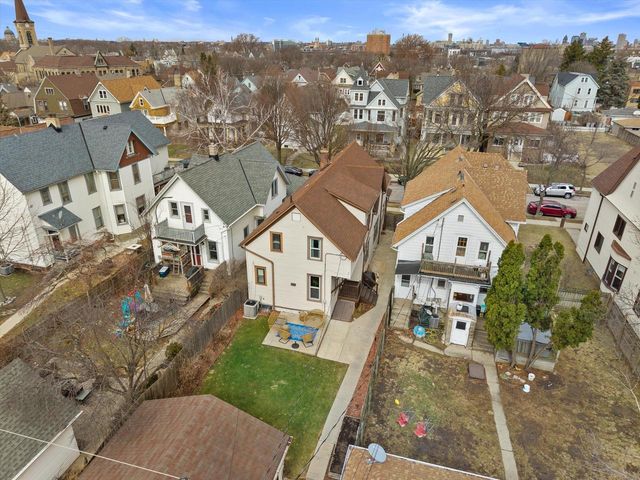 615 E Otjen STREET, Milwaukee, WI 53207