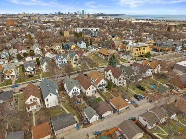 615 E Otjen STREET, Milwaukee, WI 53207