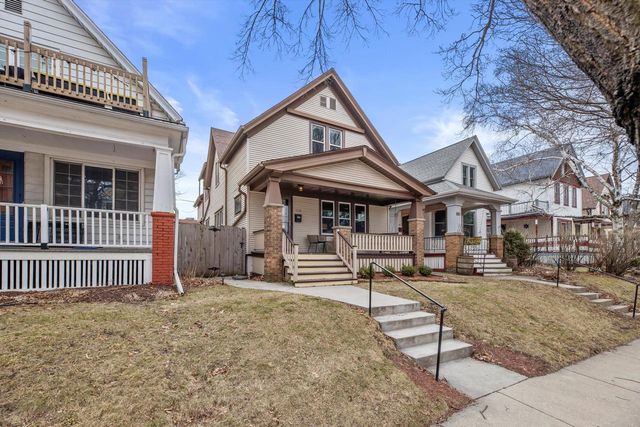 615 E Otjen STREET, Milwaukee, WI 53207