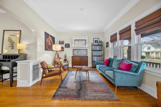 615 E Otjen STREET, Milwaukee, WI 53207