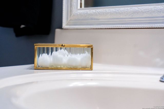 9811 Magnolia, San Antonio, TX 78251