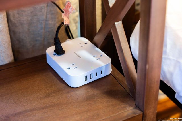 9811 Magnolia, San Antonio, TX 78251