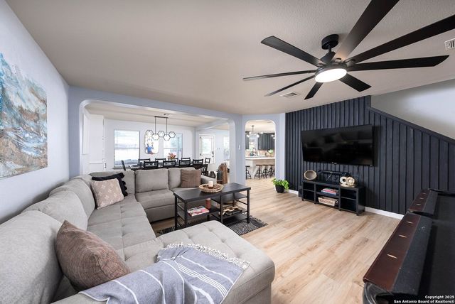 9811 Magnolia, San Antonio, TX 78251