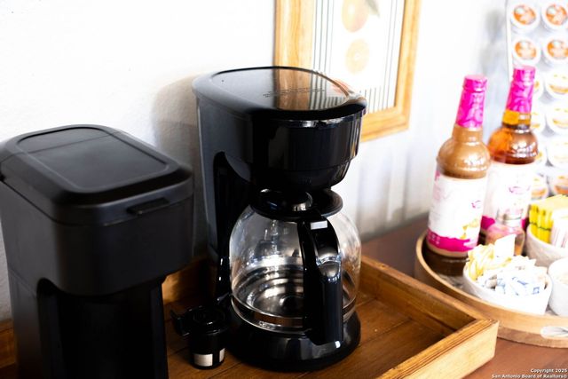 9811 Magnolia, San Antonio, TX 78251