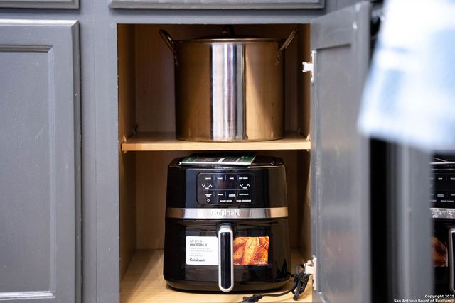 9811 Magnolia, San Antonio, TX 78251