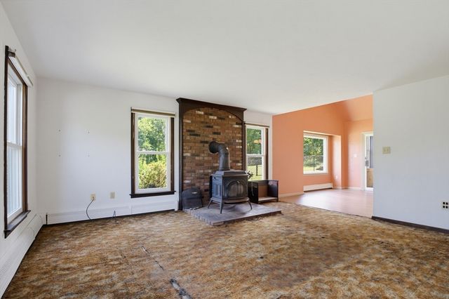 22 Purgatory Road, Sutton, MA 01590
