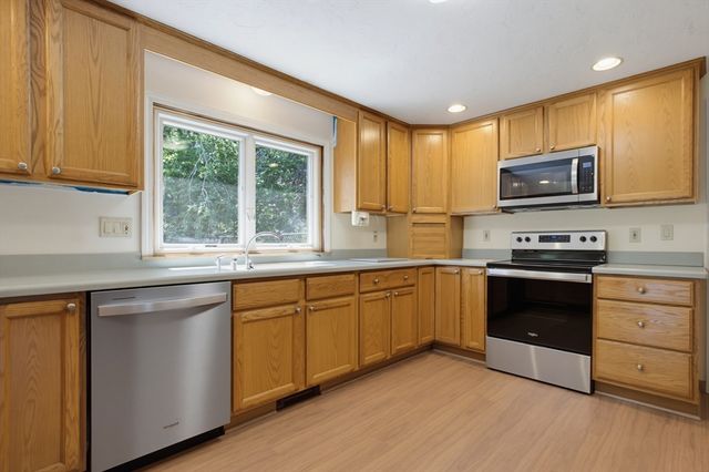 22 Purgatory Road, Sutton, MA 01590