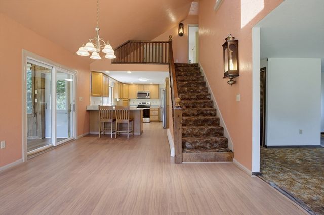 22 Purgatory Road, Sutton, MA 01590