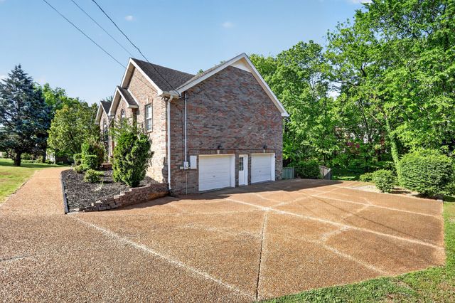 136 River Chase, Hendersonville, TN 37075