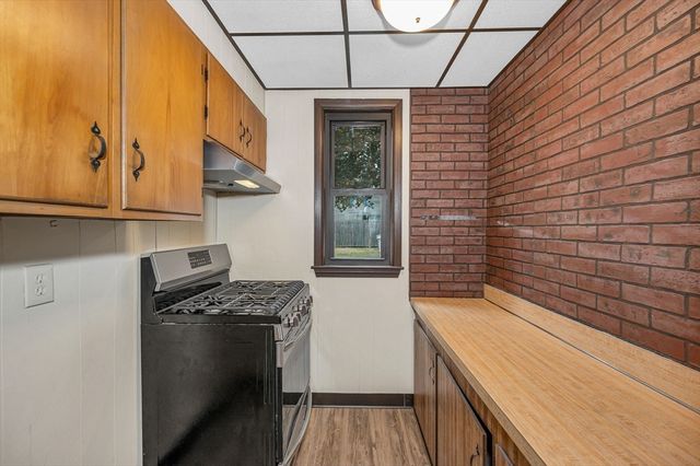 37 Beaudry St, Lowell, MA 01850